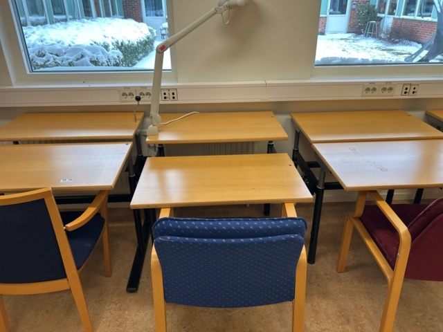 1457465-3 Table 6 with 4 chairs