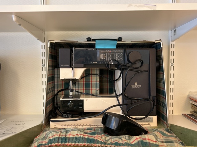 1457467-4 Sewing machines 10 pcs - Hugin, Toyota, Husqvarna etc.