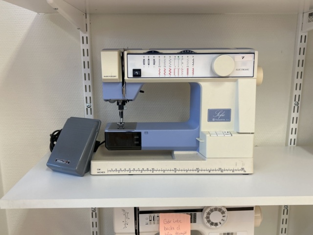 1457467-7 Sewing machines 10 pcs - Hugin, Toyota, Husqvarna etc.