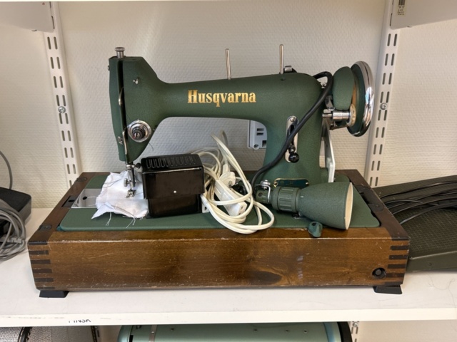 1457467-10 Sewing machines 10 pcs - Hugin, Toyota, Husqvarna etc.