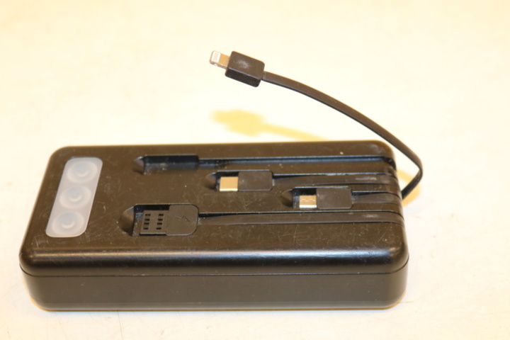 1416748-32 Wristwatch, power bank, sunglasses, etc.