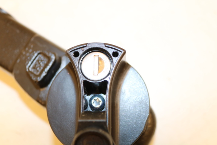 1416748-50 Wristwatch, power bank, sunglasses, etc.