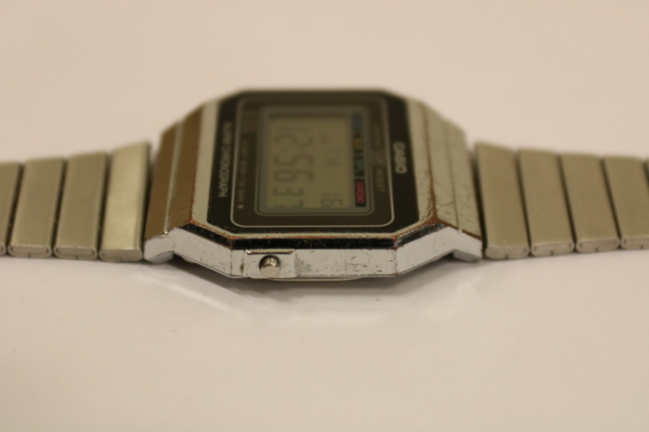 1416748-80 Wristwatch, power bank, sunglasses, etc.