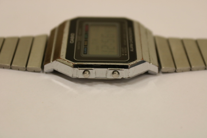 1416748-81 Wristwatch, power bank, sunglasses, etc.