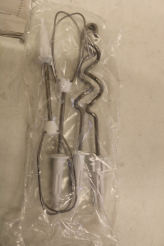 1416795-7 2 new Bosch electric mixers/hand mixers