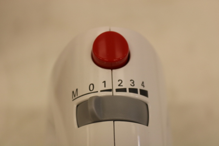 1416796-4 2 new Bosch electric mixers/hand mixers