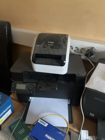 1469592-4 Office furniture with various printers - HP, Brother, Canon