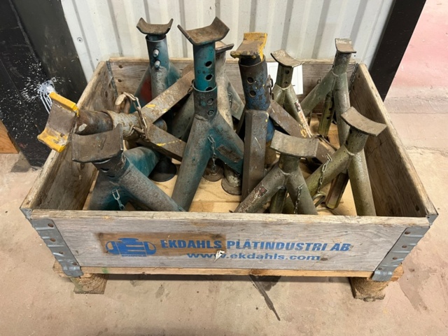 1486761-1 10 pallet jacks