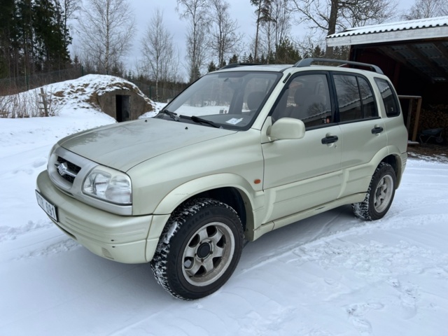 1486772-1 Suzuki Grand Vitara 5-door 2.5 4WD Manual, 144hp, -2000