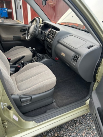 1486772-12 Suzuki Grand Vitara 5-door 2.5 4WD Manual, 144hp, -2000