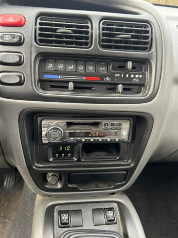 1486772-17 Suzuki Grand Vitara 5-door 2.5 4WD Manual, 144hp, -2000