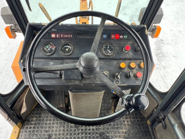 1486773-23 Hjullastare Zettelmeyer ZL 602 med redskap