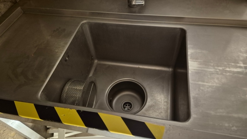 1486036-3 Stainless steel sink with mixer tap