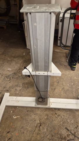 1486037-3 Height-adjustable changing table