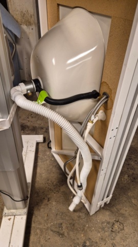 1486037-7 Height-adjustable changing table