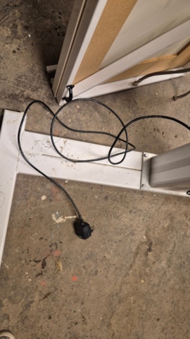 1486037-9 Height-adjustable changing table