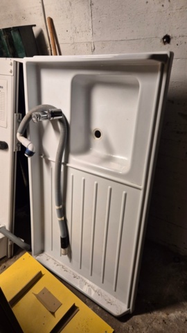 1486039-1 Height-adjustable changing table