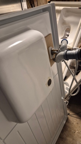 1486039-11 Height-adjustable changing table