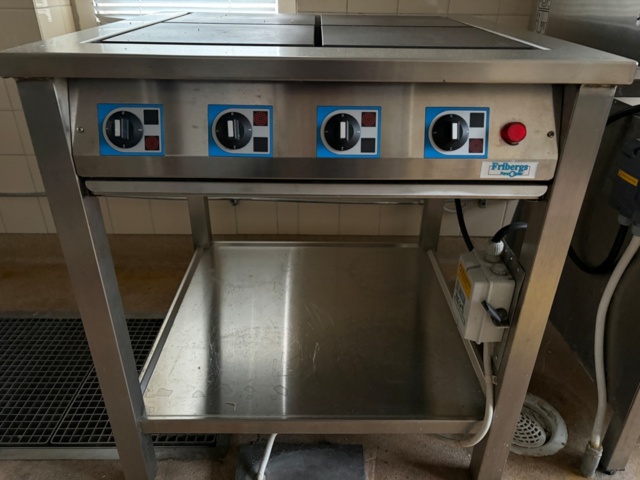 1486661-2 Electric stove with 4 burners - Fribergs FS 4090 - 2017