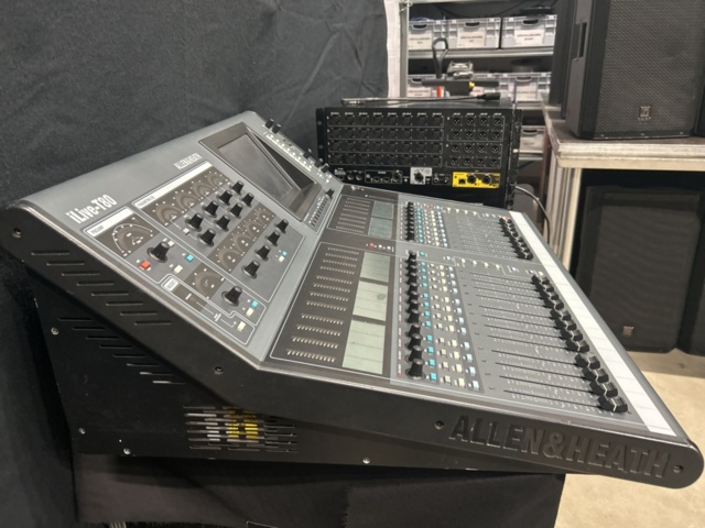 1486159-9 Digitalt mixersystem med case - Allen & Heath iLive-T80 med iDR-32 (Waves V2)