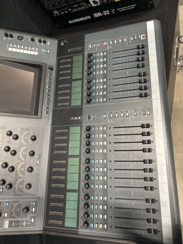 1486159-10 Digitalt mixersystem med case - Allen & Heath iLive-T80 med iDR-32 (Waves V2)