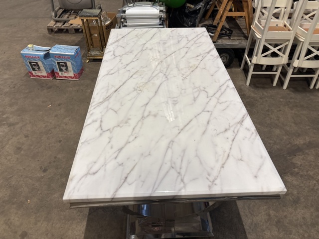 1404487-2 Marble table