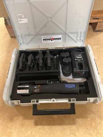 1470226-3 Press machine - Novopress