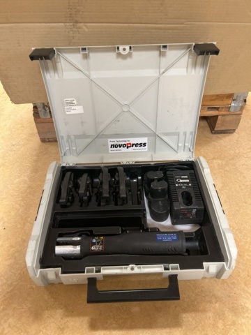 1470226-4 Press machine - Novopress