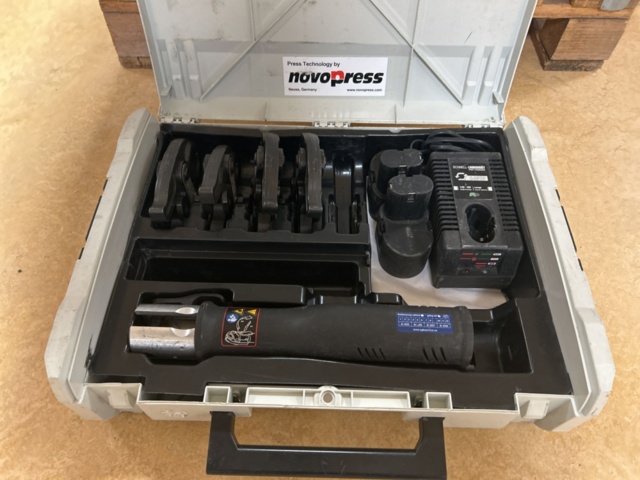 1470226-5 Press machine - Novopress