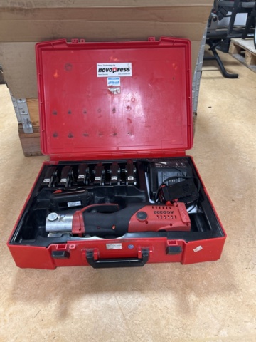 1470227-3 Press machine - Novopress ACO202