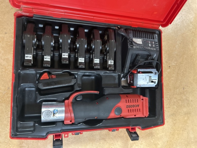 1470227-4 Press machine - Novopress ACO202