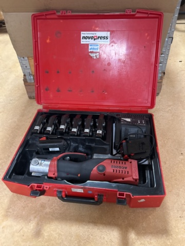 1470227-5 Press machine - Novopress ACO202