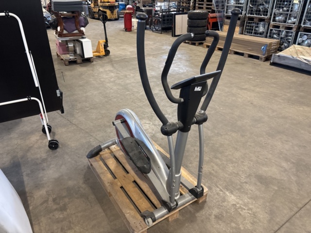 1404492-5 Cross trainer – CT 829