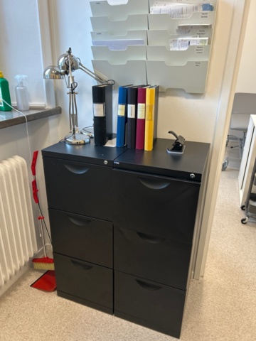 1368657-8 Everything in the office - Corner desk, filing cabinet, screen, etc.