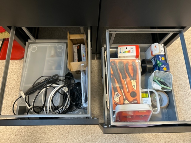 1368657-12 Everything in the office - Corner desk, filing cabinet, screen, etc.