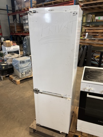 1404504-2 Fridge/freezer and stove – Bosch