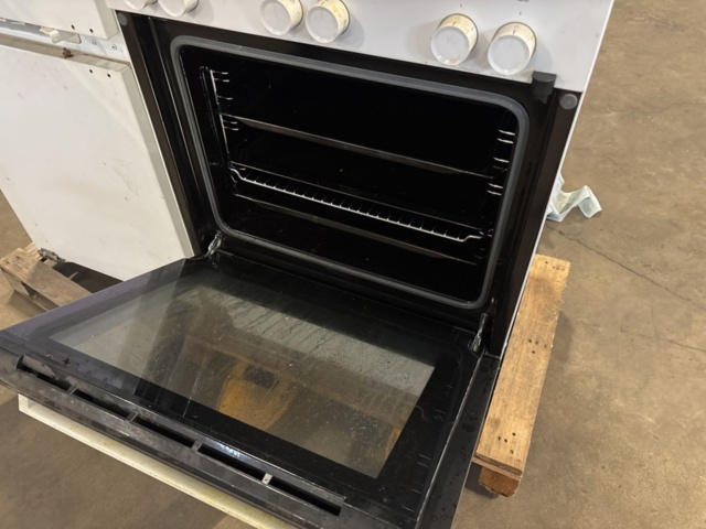 1404504-10 Fridge/freezer and stove – Bosch