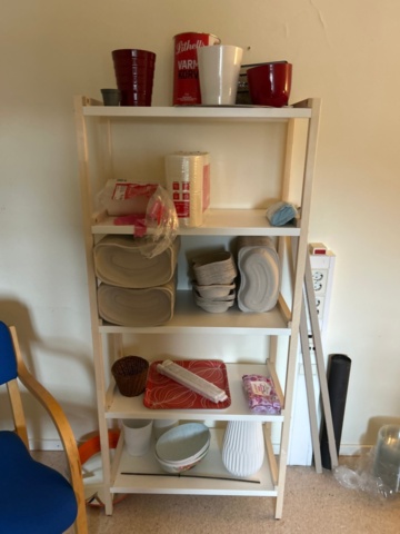 1368667-7 Christmas decorations, chairs, paintings, furniture, etc.