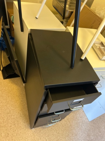 1368667-12 Christmas decorations, chairs, paintings, furniture, etc.