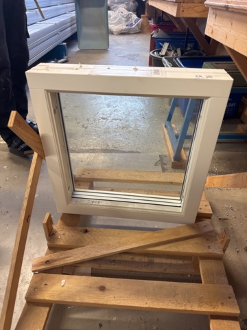 1321370-3 Fixed window 5.5x5.5