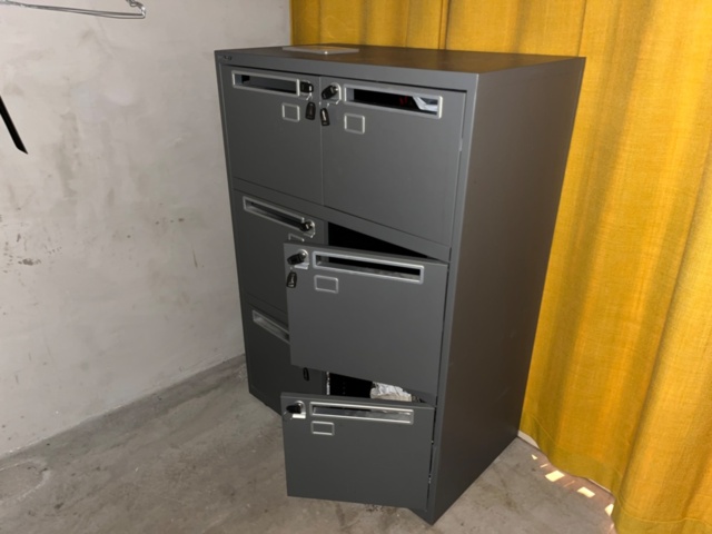 1424106-4 Collection of office furniture, printers and fire extinguishers