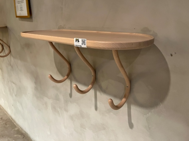 1424109-1 Collection of wall-mounted wooden hooks - Gemla Kapten