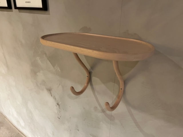 1424109-4 Collection of wall-mounted wooden hooks - Gemla Kapten