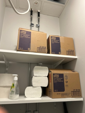 1368672-10 Restaurant furniture - approximately 18 tables and 36 chairs