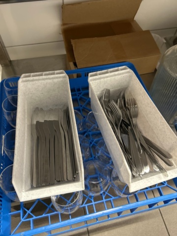 1368674-6 Collection of kitchen equipment - Milkshake machine, glasses, plates, cutlery, etc.