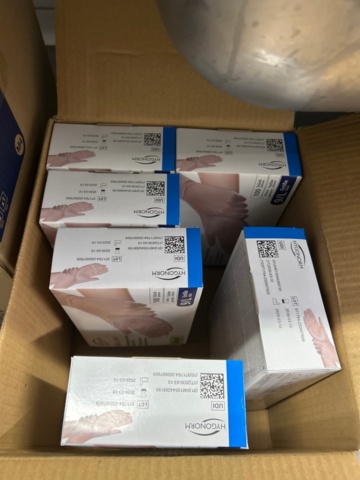 1368674-10 Collection of kitchen equipment - Milkshake machine, glasses, plates, cutlery, etc.