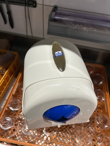 1368674-12 Collection of kitchen equipment - Milkshake machine, glasses, plates, cutlery, etc.