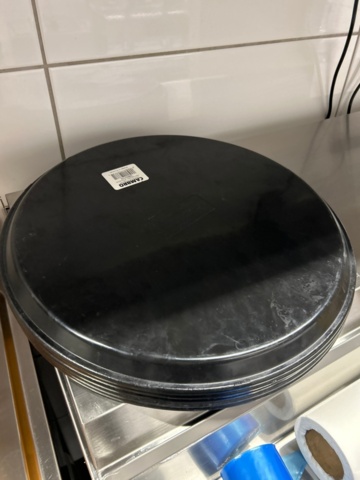 1368674-13 Collection of kitchen equipment - Milkshake machine, glasses, plates, cutlery, etc.