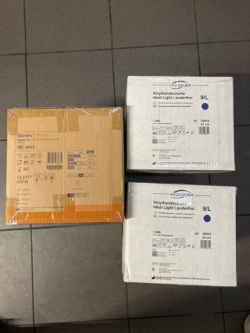 1368674-15 Collection of kitchen equipment - Milkshake machine, glasses, plates, cutlery, etc.