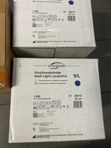 1368674-16 Collection of kitchen equipment - Milkshake machine, glasses, plates, cutlery, etc.